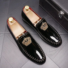 Load image into Gallery viewer, New Luxury Men Patent Leather Embroider Crown Toe Patent Leather Shoes
