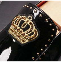 Load image into Gallery viewer, New Luxury Men Patent Leather Embroider Crown Toe Patent Leather Shoes
