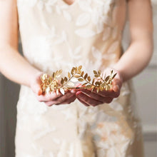 Load image into Gallery viewer, Vintage Gold Leaf Tiara
