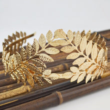 Load image into Gallery viewer, Vintage Gold Leaf Tiara
